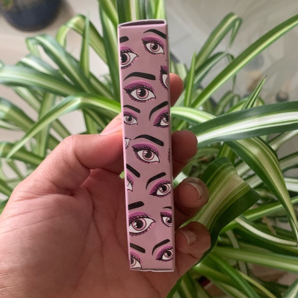 Eye Shadow Primer- Thank me Later Elizabeth Mott - Picture 2 of 2